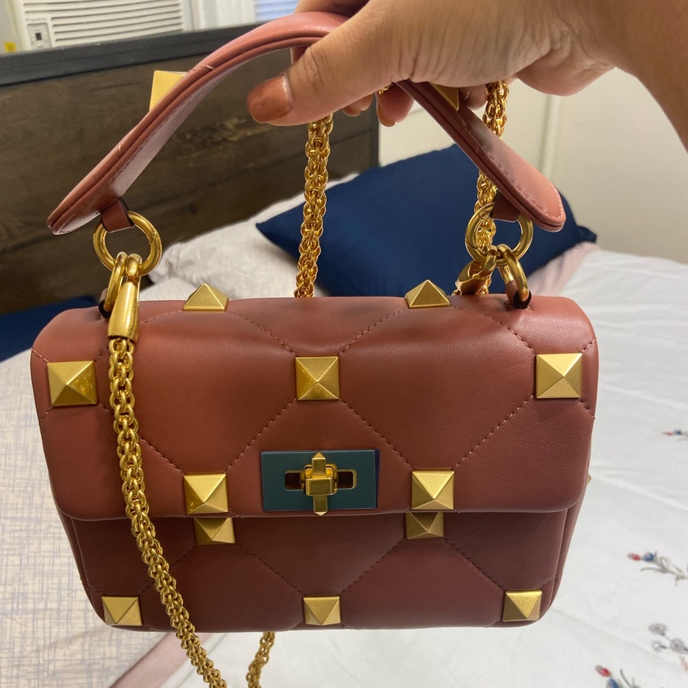 Valentino Medium size Roman Stud in Nappa